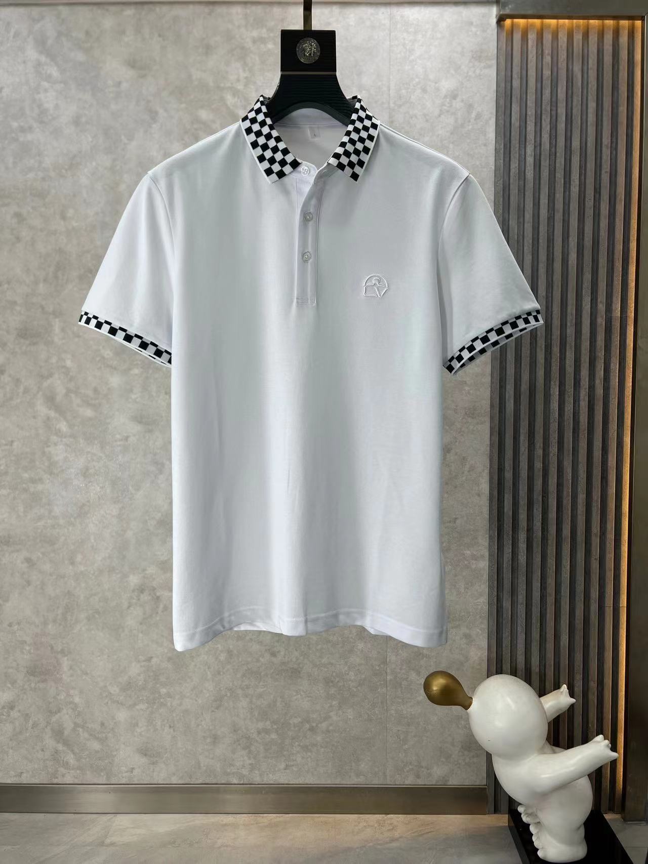 詳細な写真と価格については私に連絡してください。