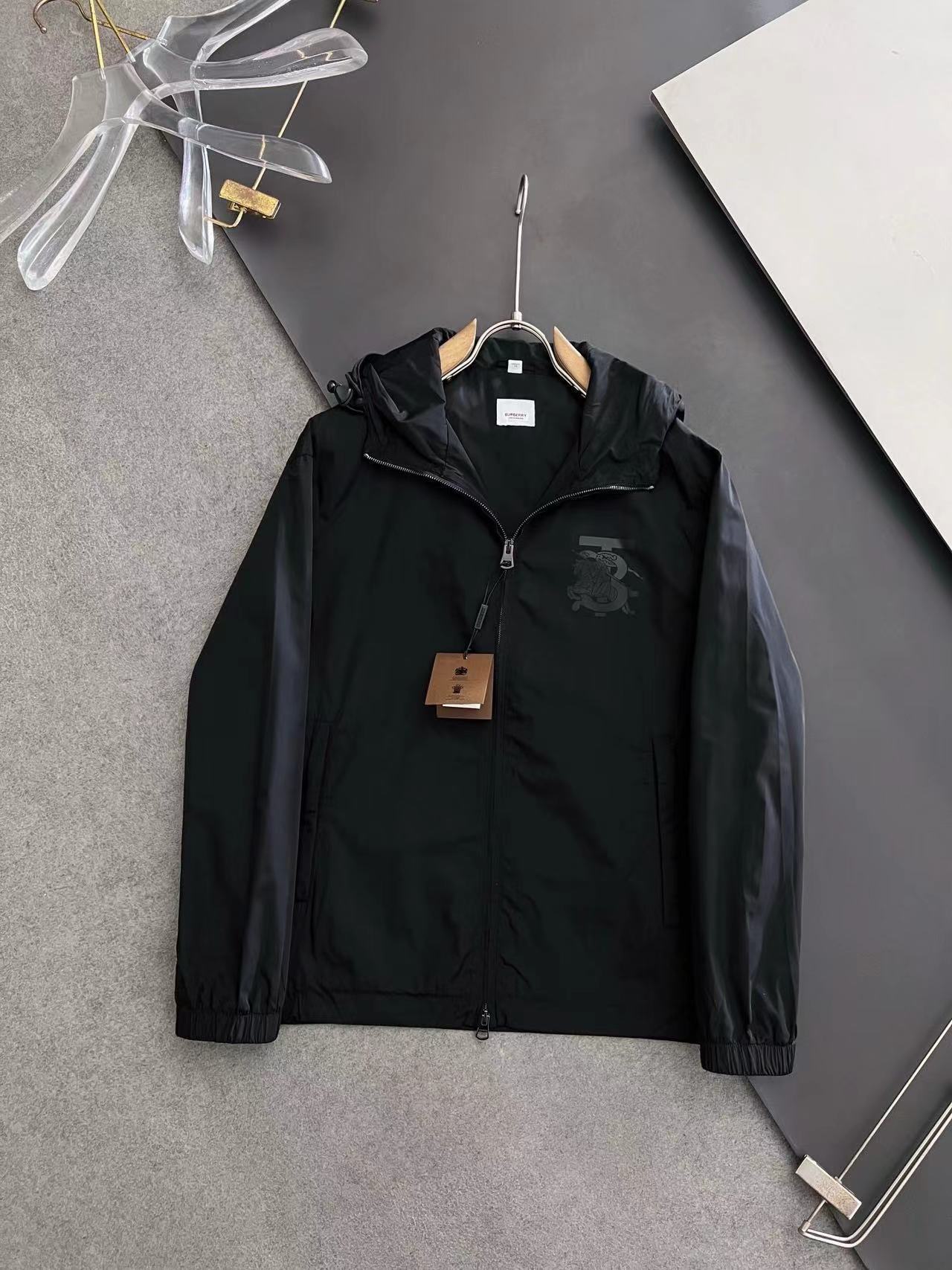 詳細な写真と価格については私に連絡してください