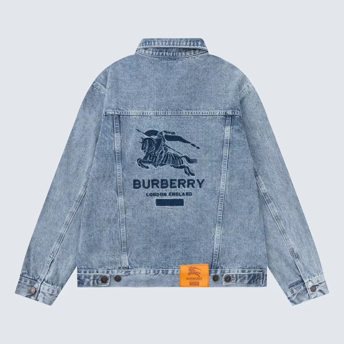 詳細な写真と価格については私に連絡してください