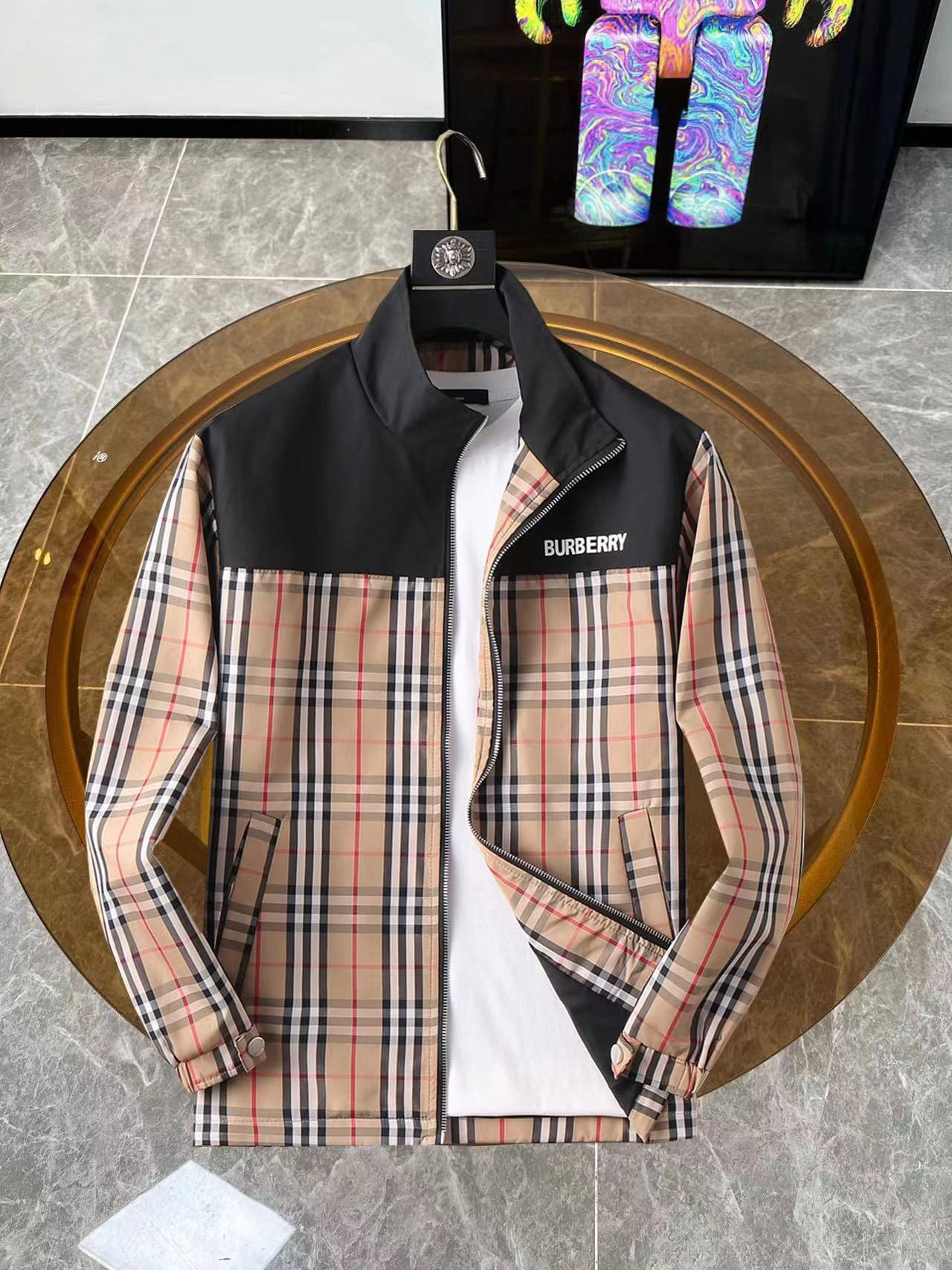 詳細な写真と価格については私に連絡してください