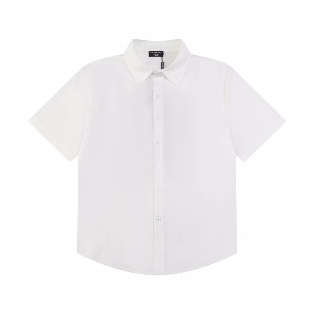 詳細な写真と価格については私に連絡してください。