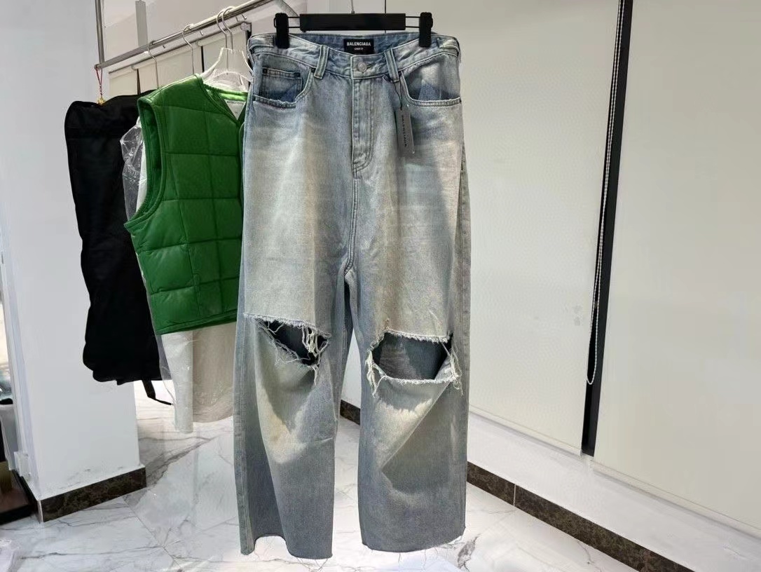 詳細な写真と価格については私に連絡してください。