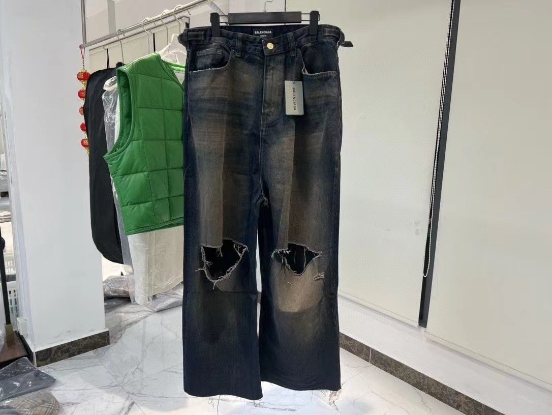 詳細な写真と価格については私に連絡してください。