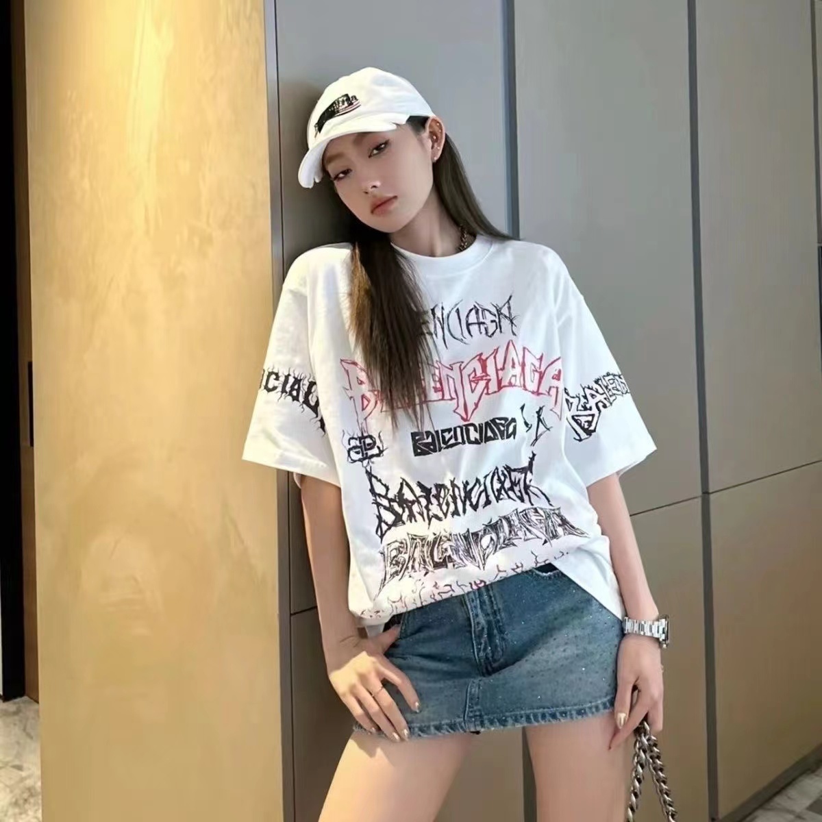 詳細な写真と価格については私に連絡してください。