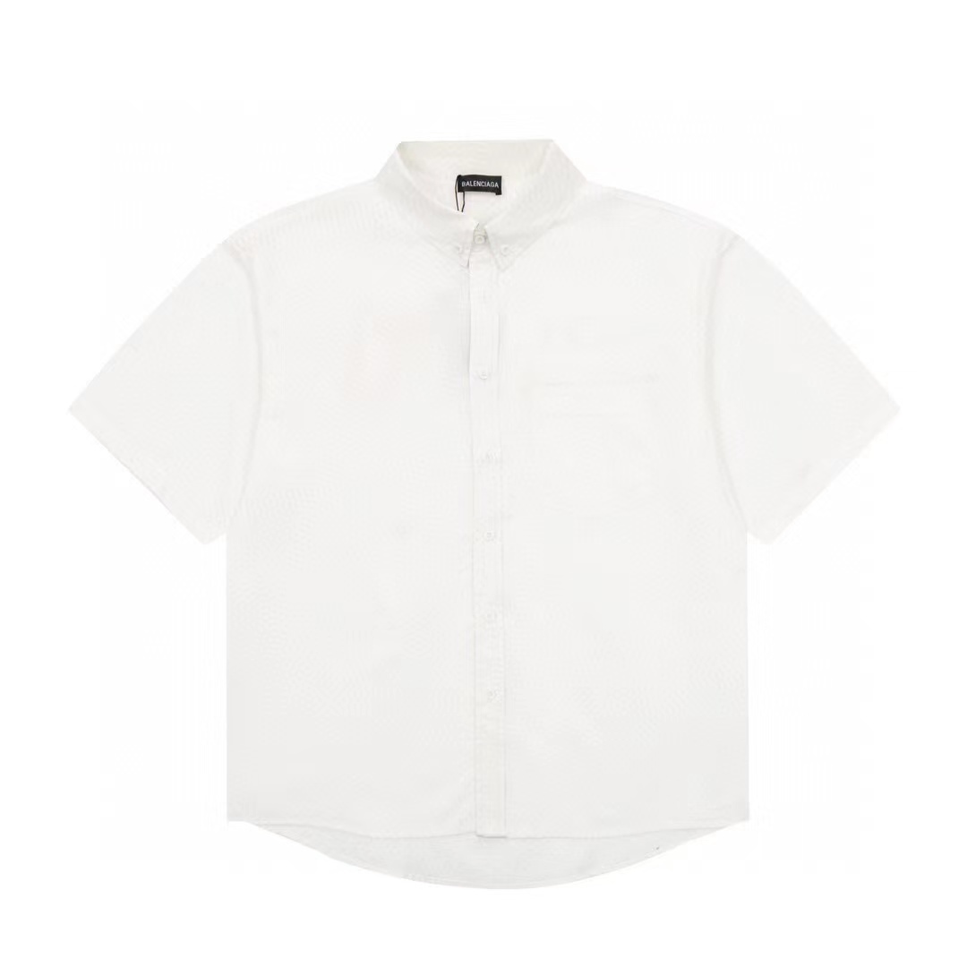 詳細な写真と価格については私に連絡してください。