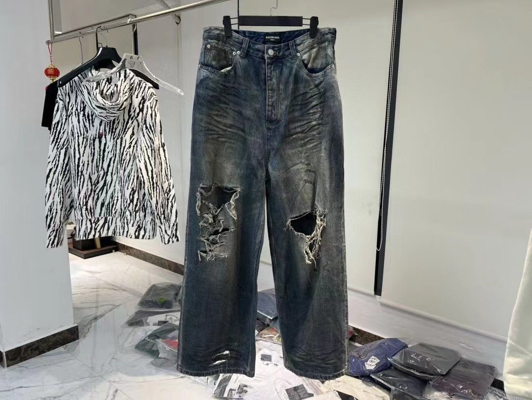 詳細な写真と価格については私に連絡してください。