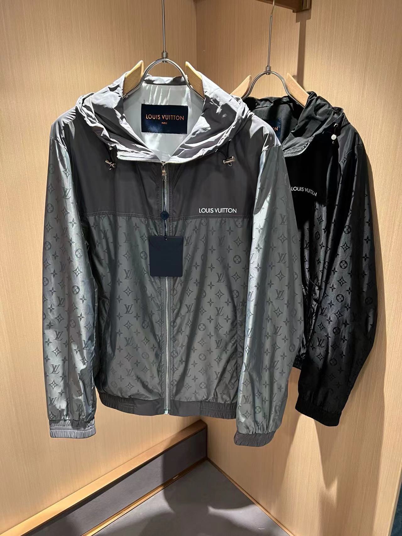 詳細な写真と価格については私に連絡してください。