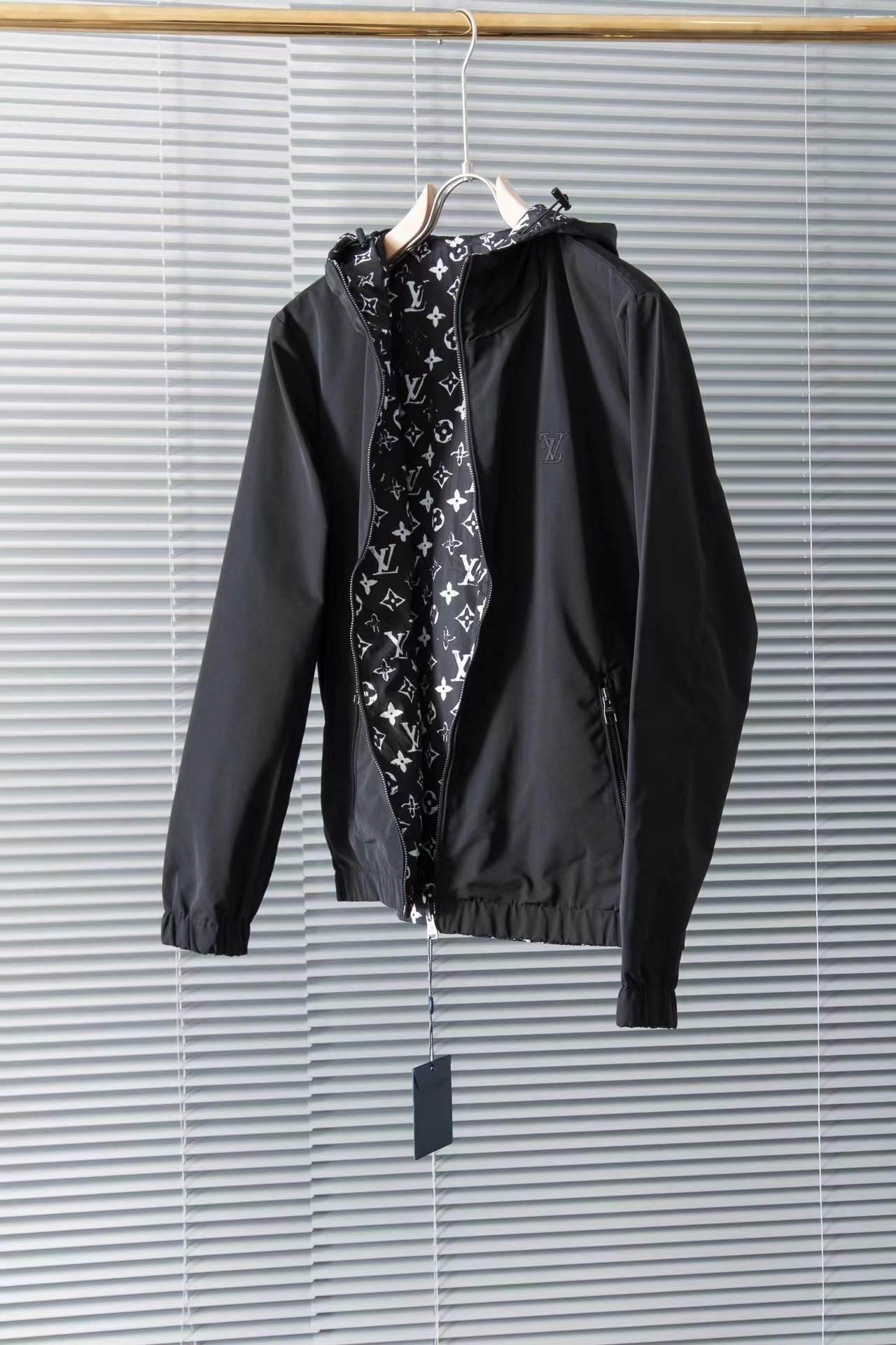 詳細な写真と価格については私に連絡してください。