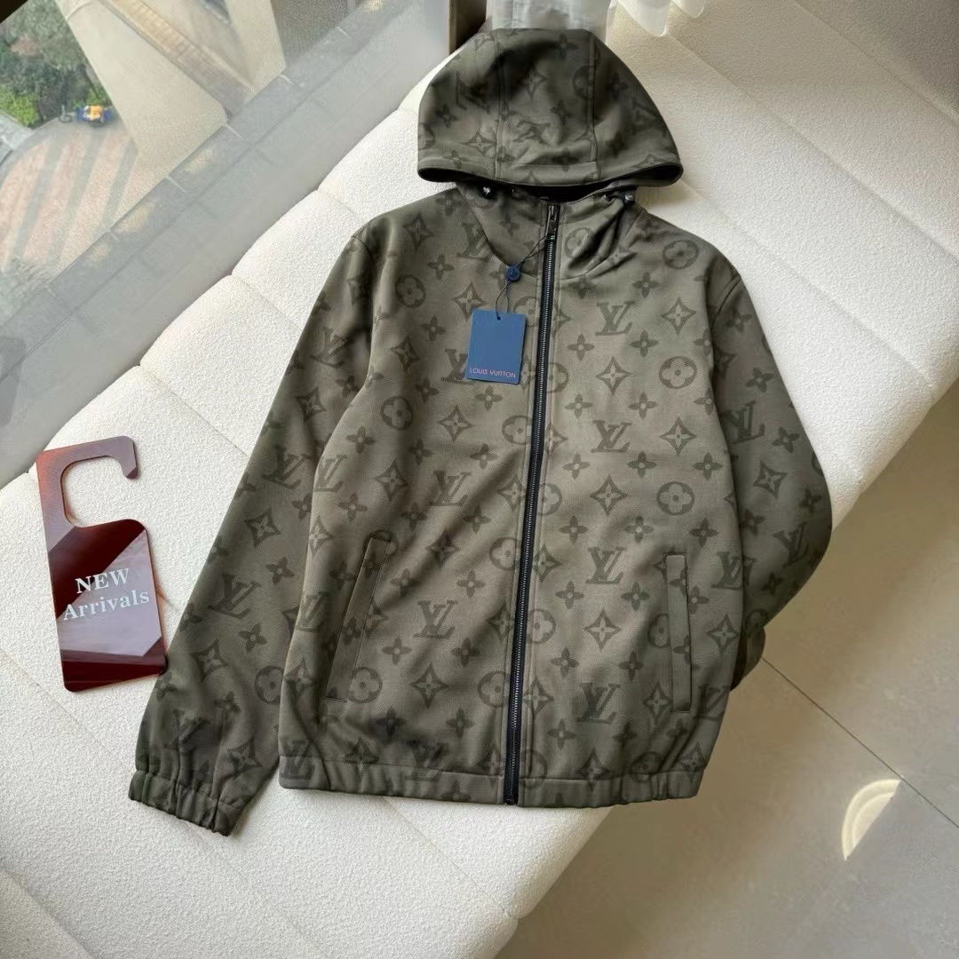 詳細な写真と価格については私に連絡してください。