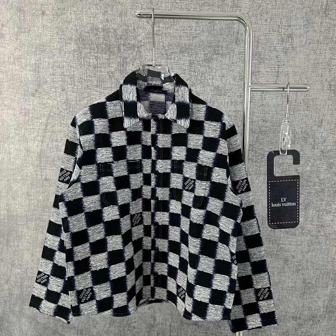 詳細な写真と価格については私に連絡してください。