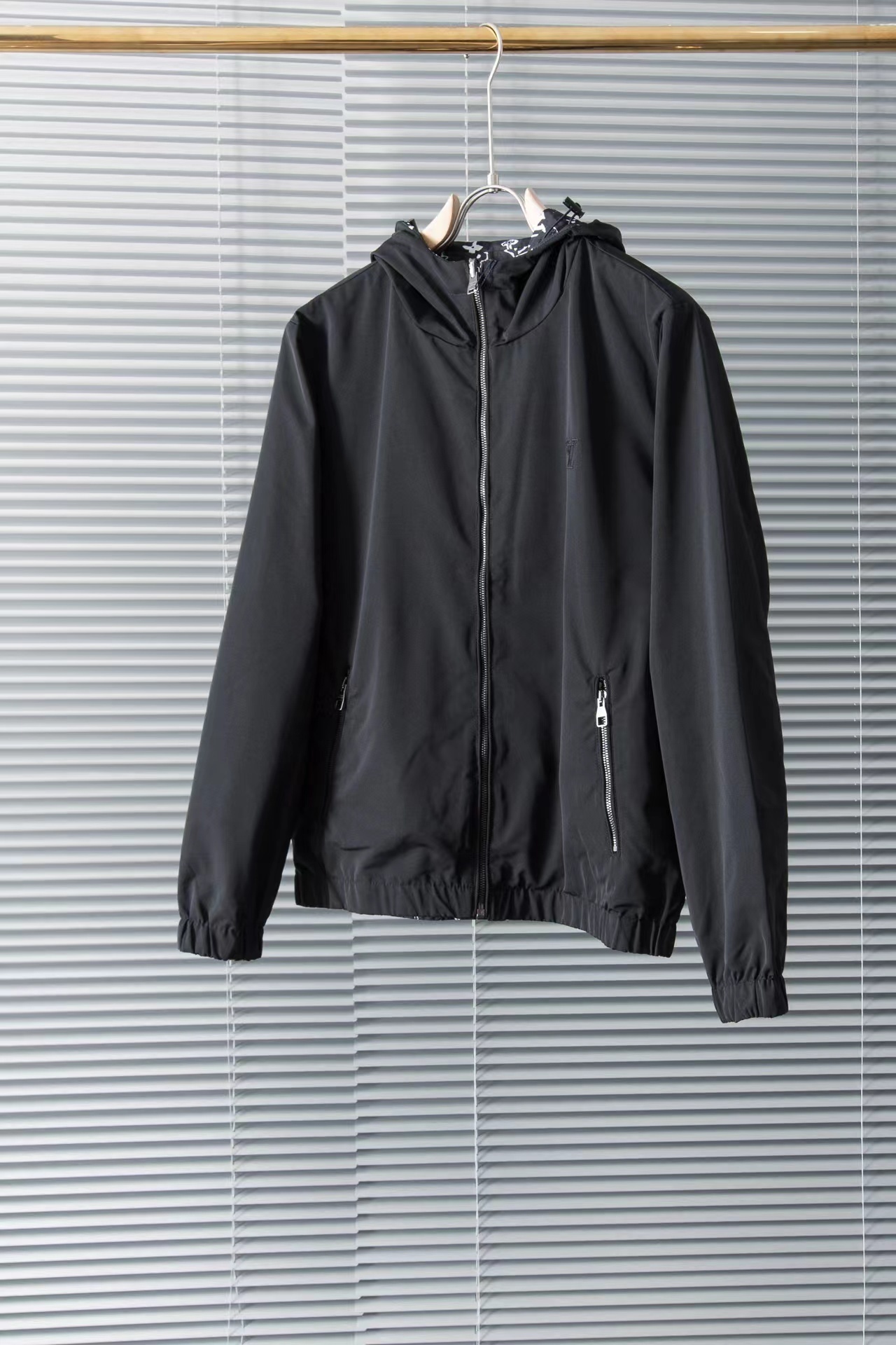 詳細な写真と価格については私に連絡してください。