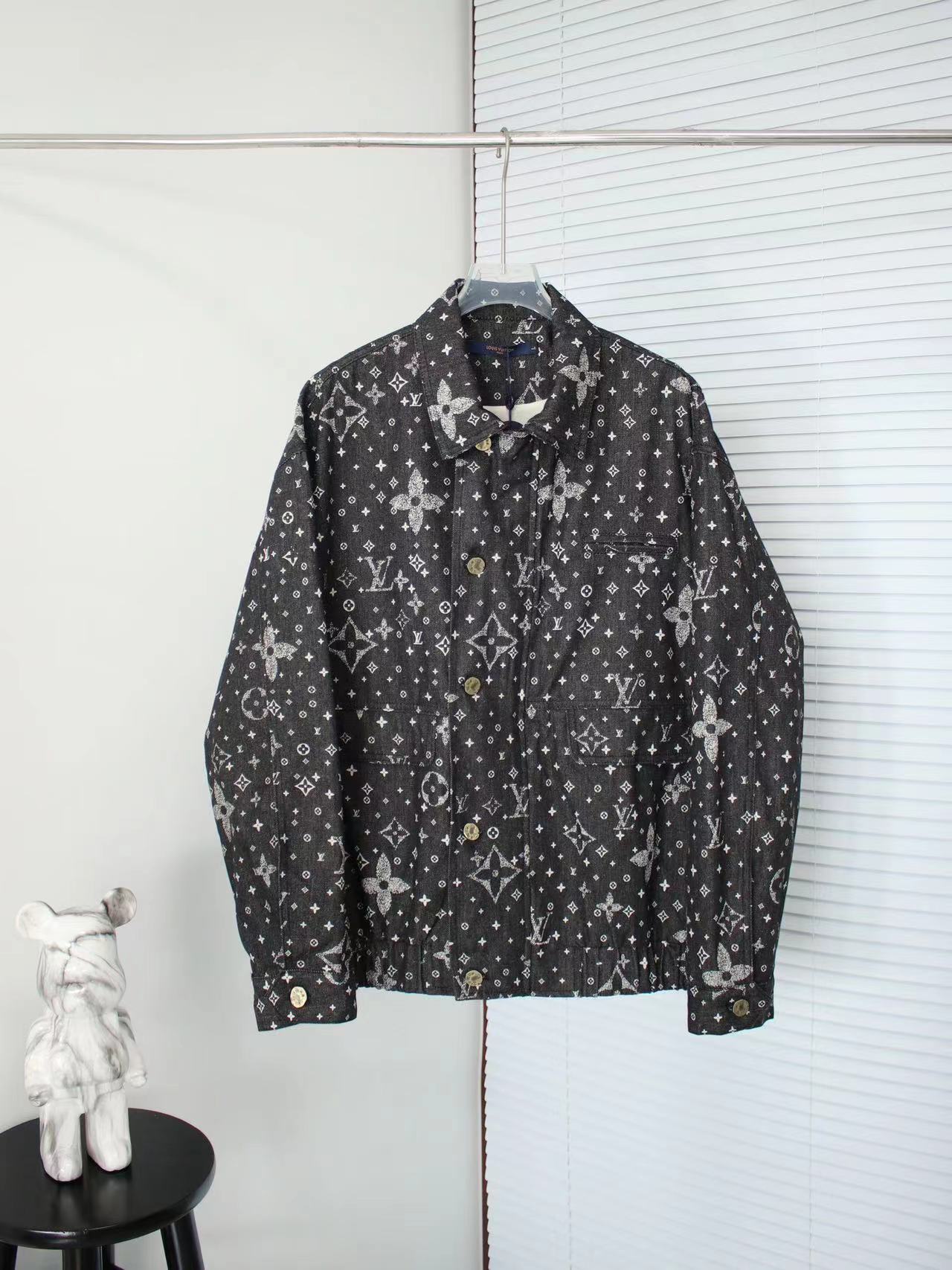 詳細な写真と価格については私に連絡してください。