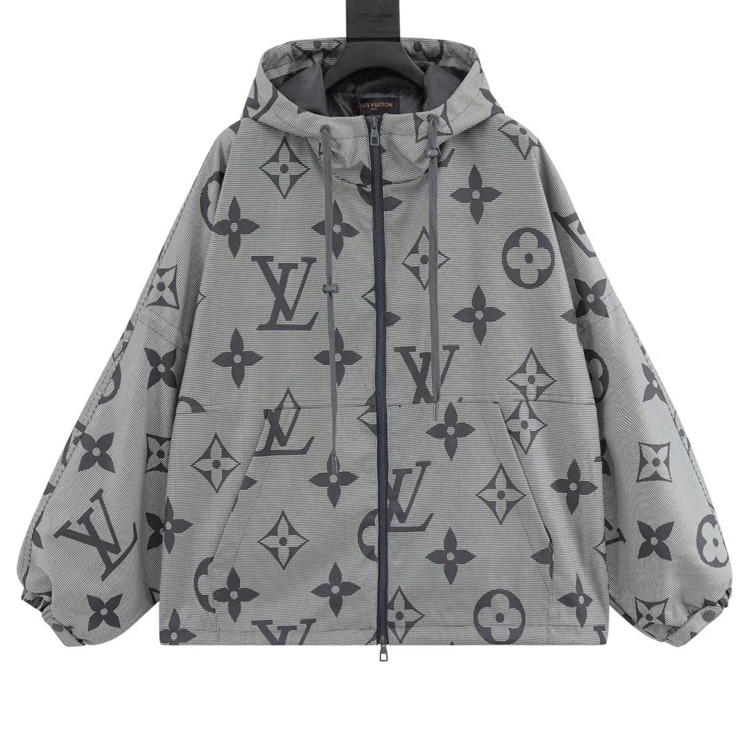 詳細な写真と価格については私に連絡してください。