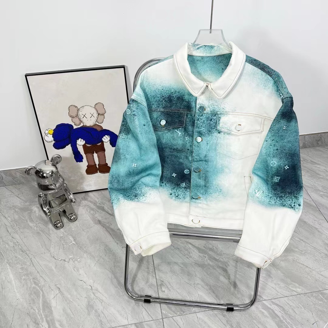 詳細な写真と価格については私に連絡してください。