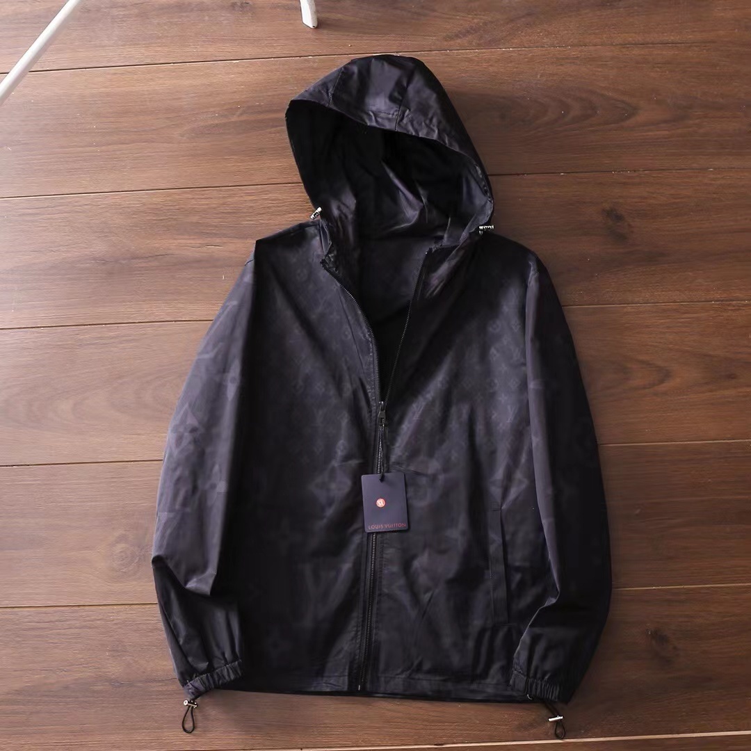 詳細な写真と価格については私に連絡してください。