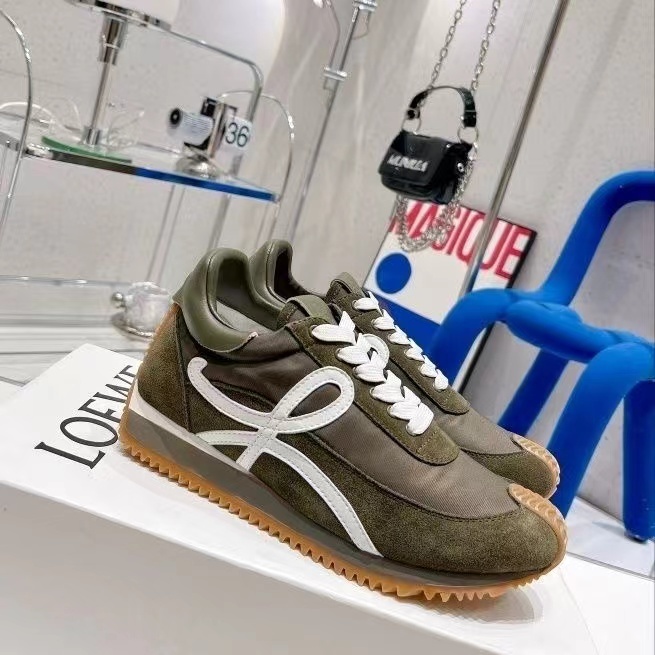 詳細な写真と価格については私に連絡してください