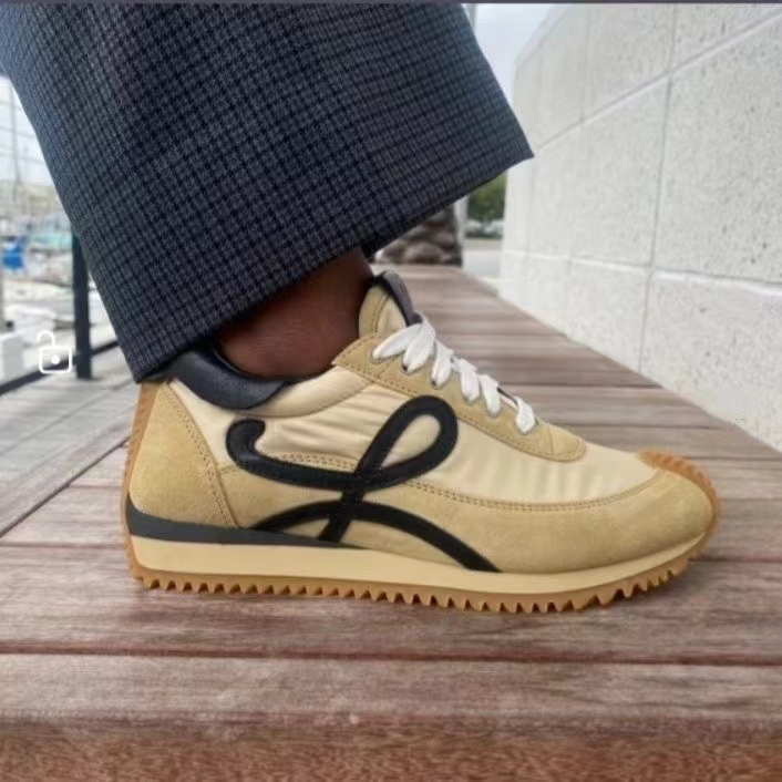 詳細な写真と価格については私に連絡してください