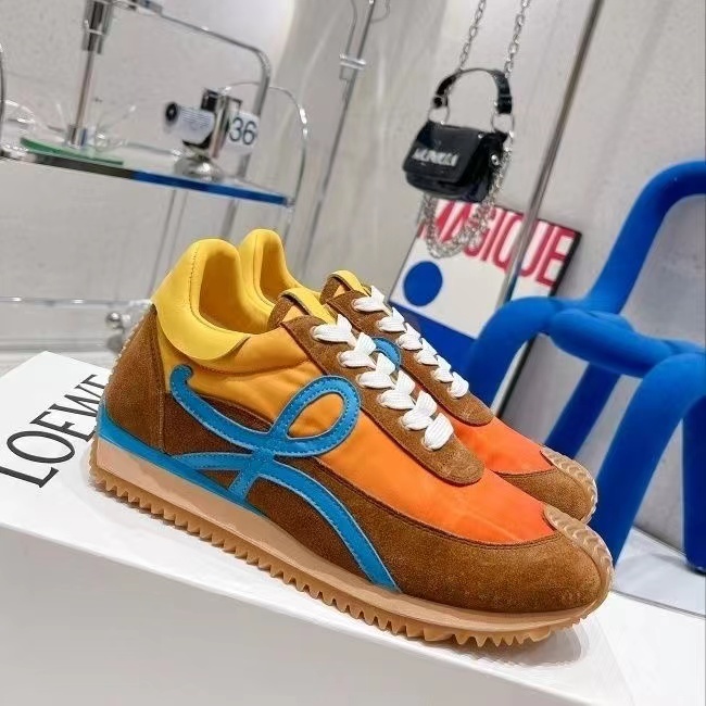 詳細な写真と価格については私に連絡してください