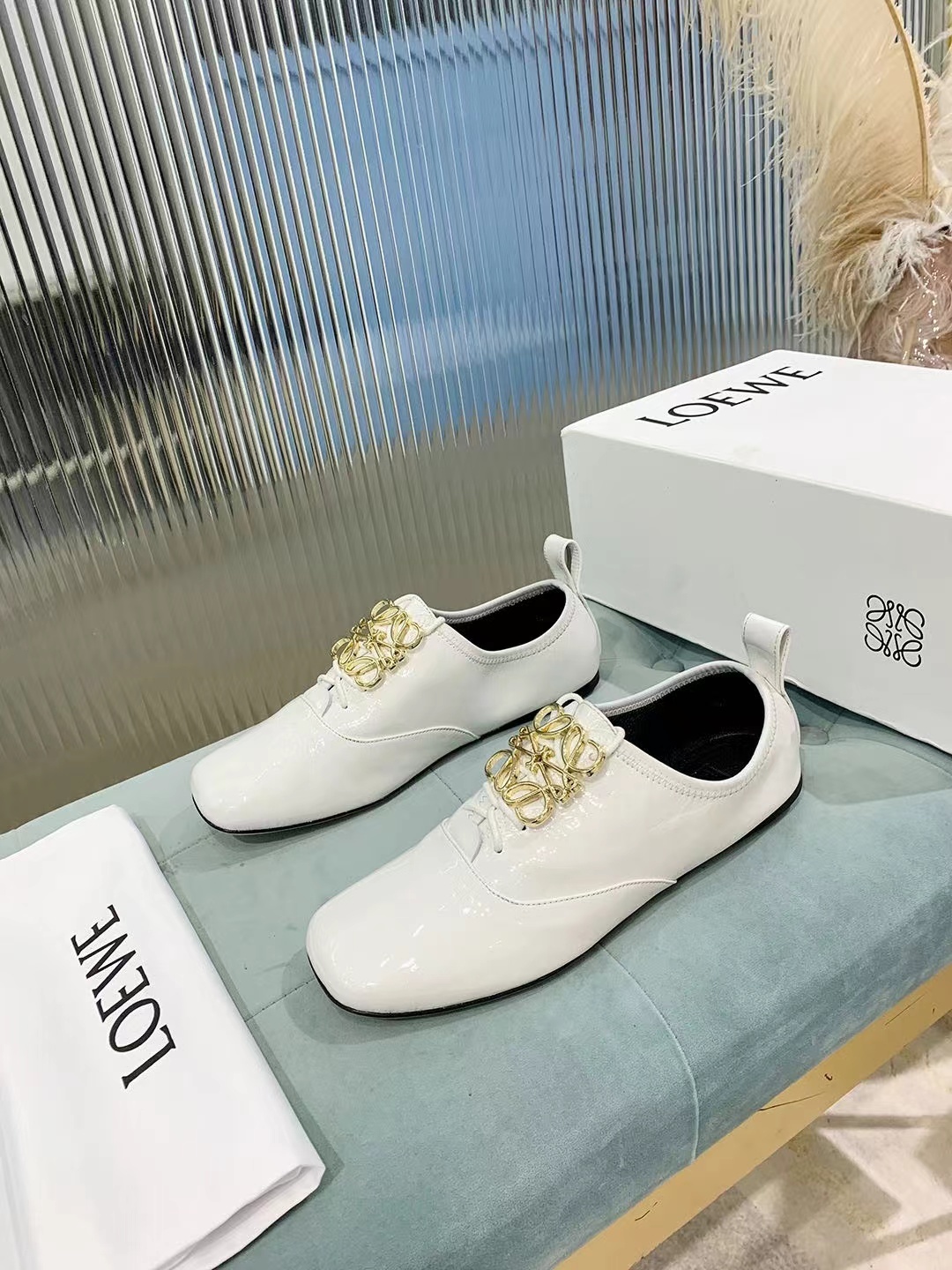 詳細な写真と価格については私に連絡してください