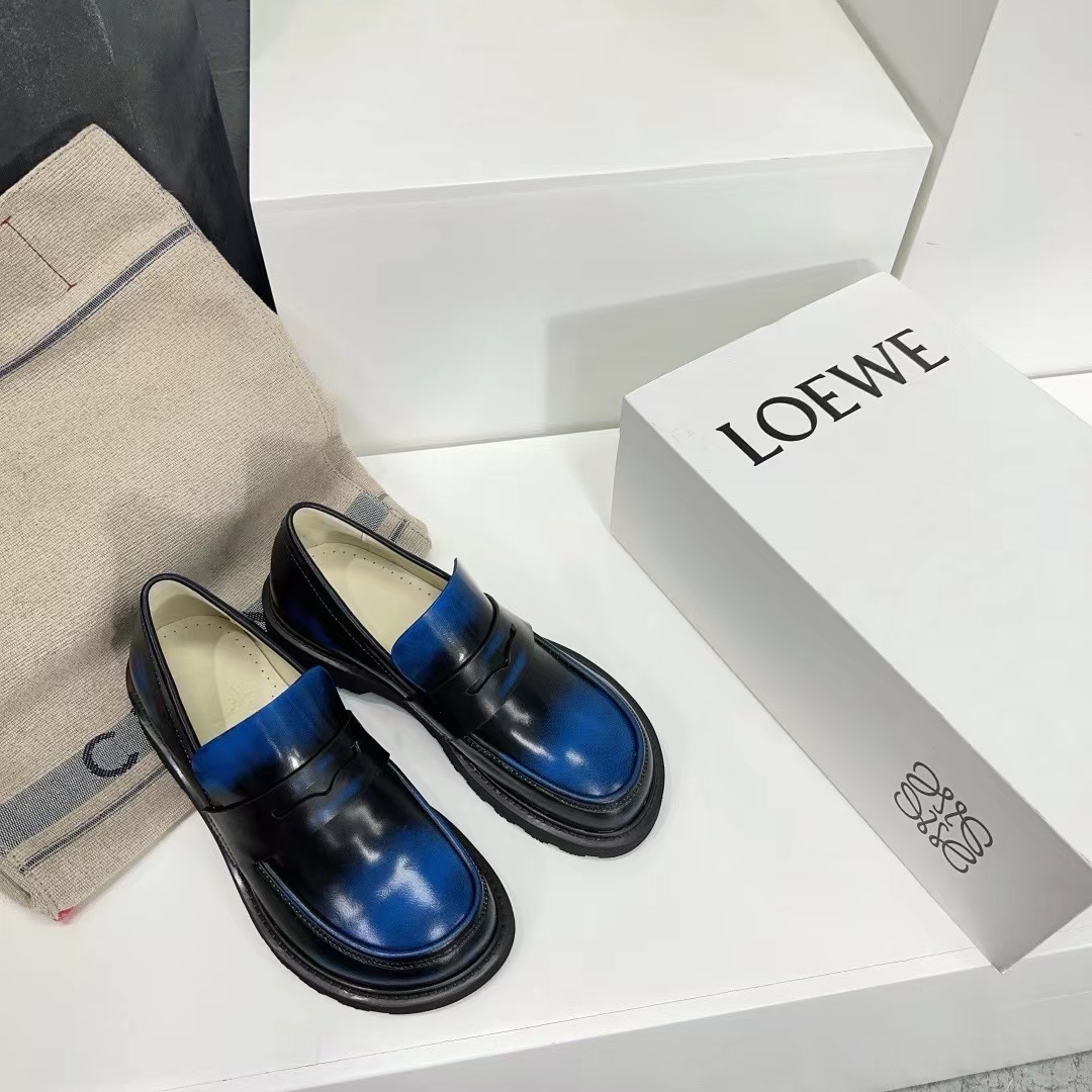 詳細な写真と価格については私に連絡してください