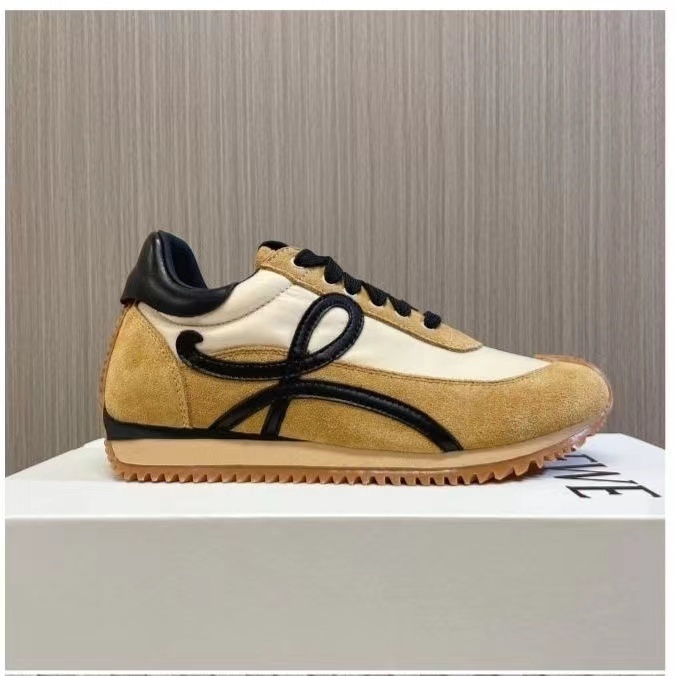 詳細な写真と価格については私に連絡してください