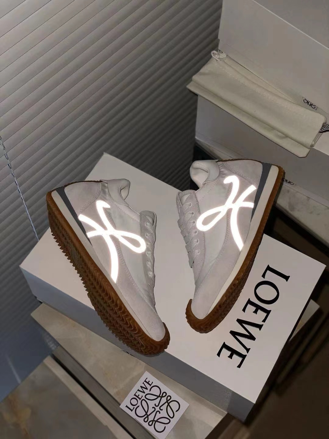 詳細な写真と価格については私に連絡してください