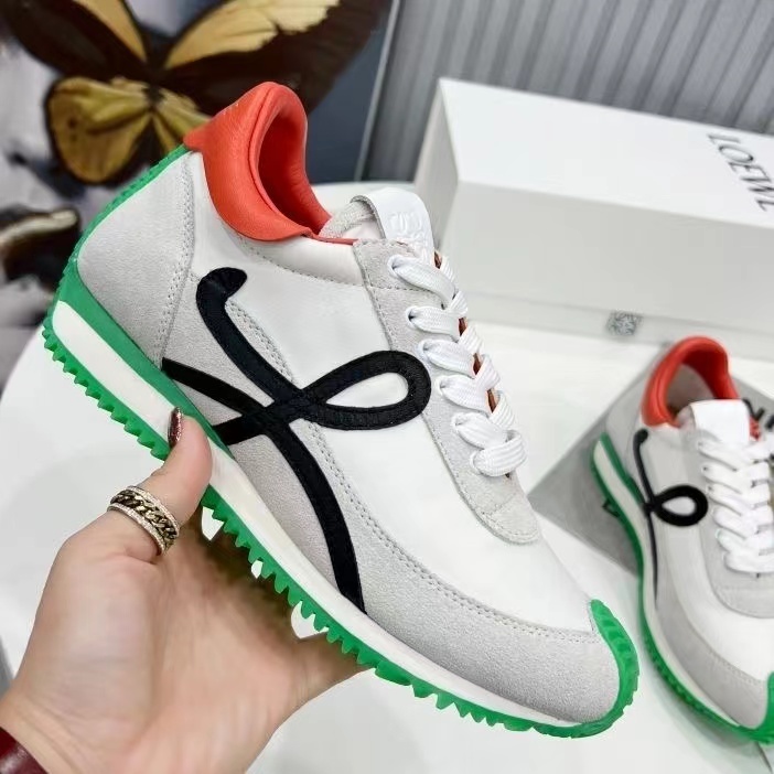 詳細な写真と価格については私に連絡してください