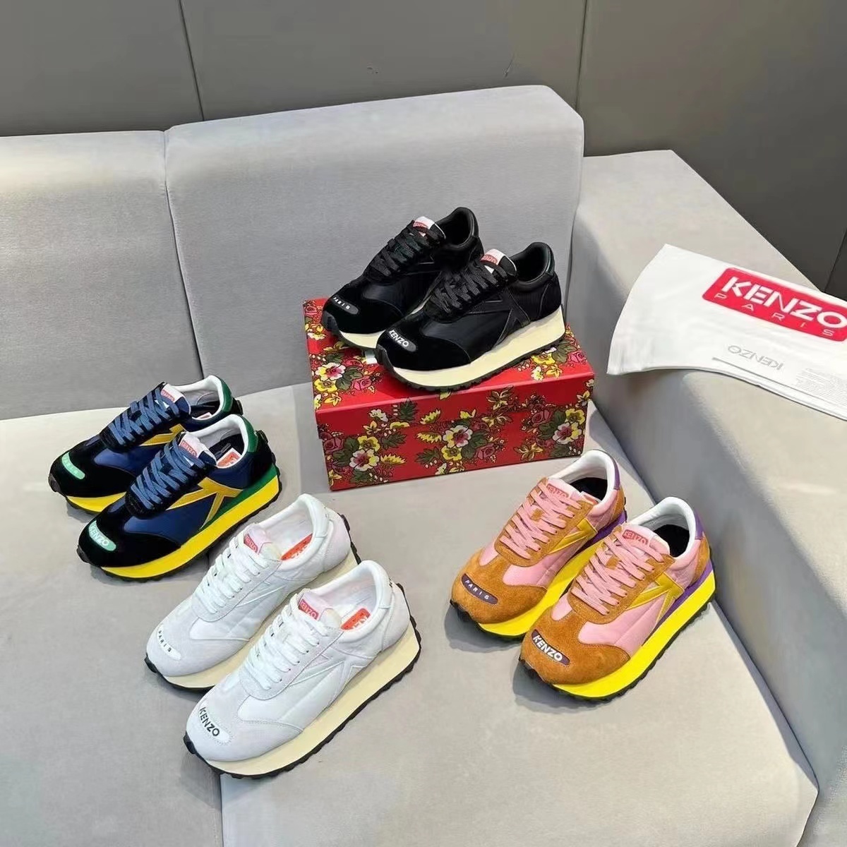 詳細な写真と価格については私に連絡してください