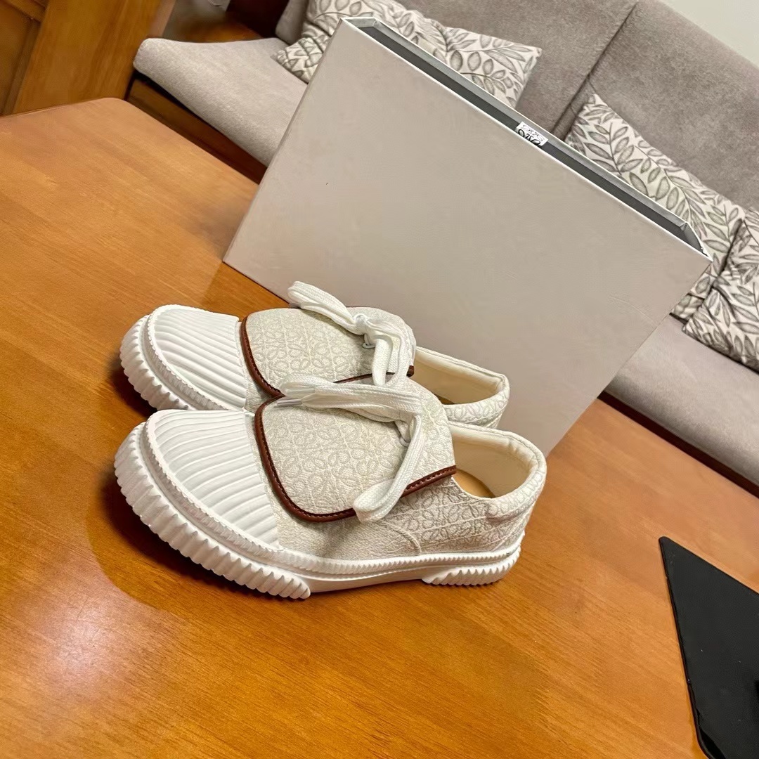 詳細な写真と価格については私に連絡してください