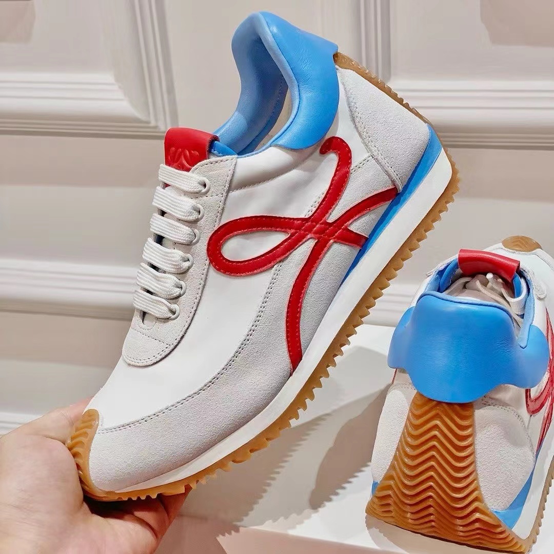 詳細な写真と価格については私に連絡してください