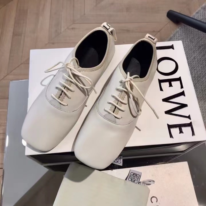 詳細な写真と価格については私に連絡してください