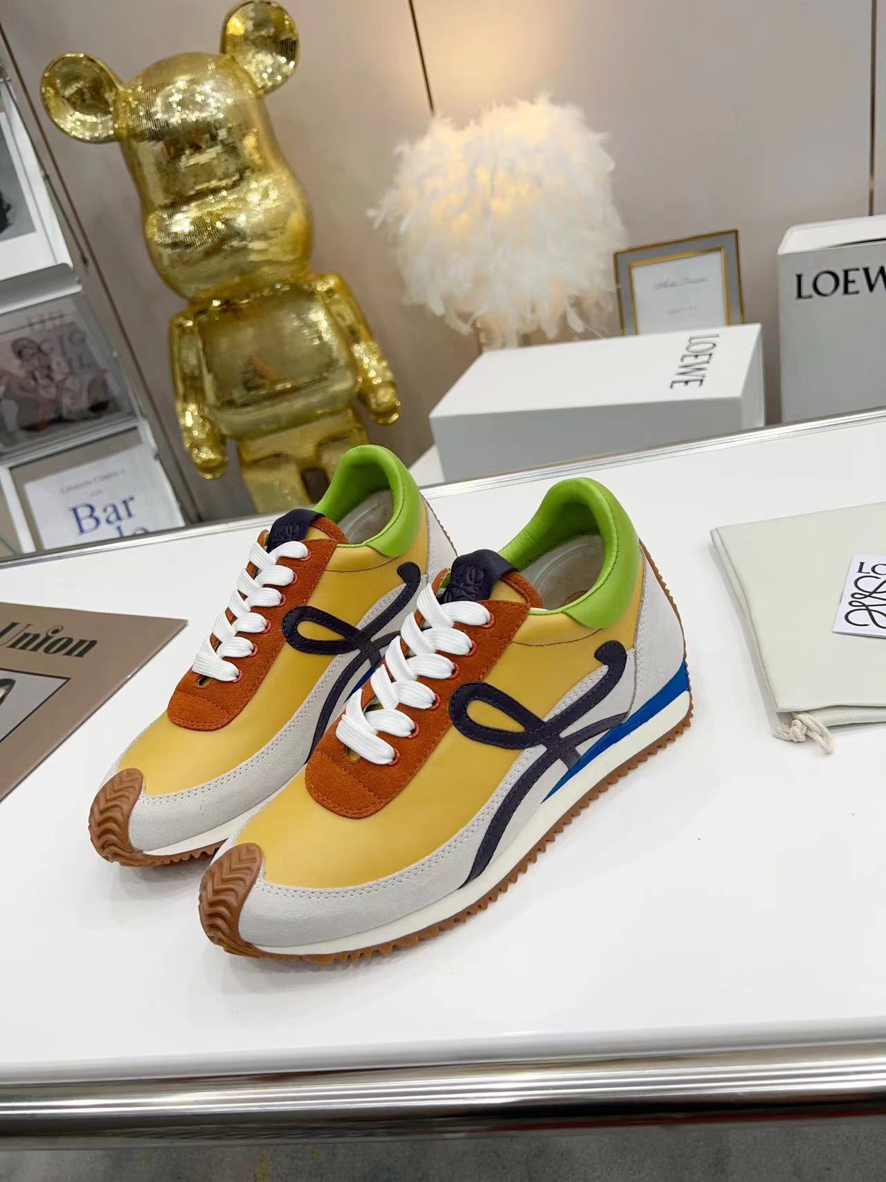 詳細な写真と価格については私に連絡してください