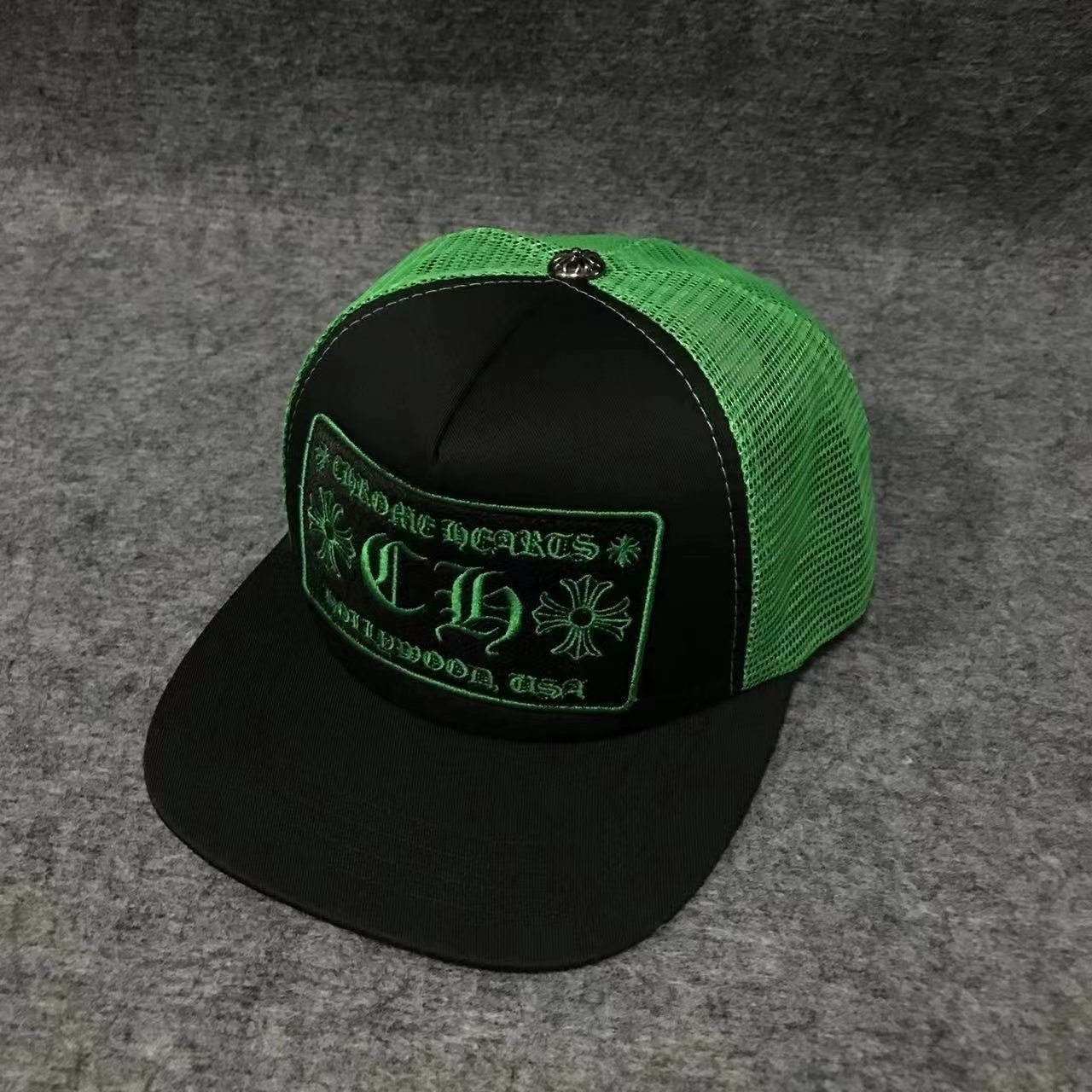 詳細な写真と価格については私に連絡してください。