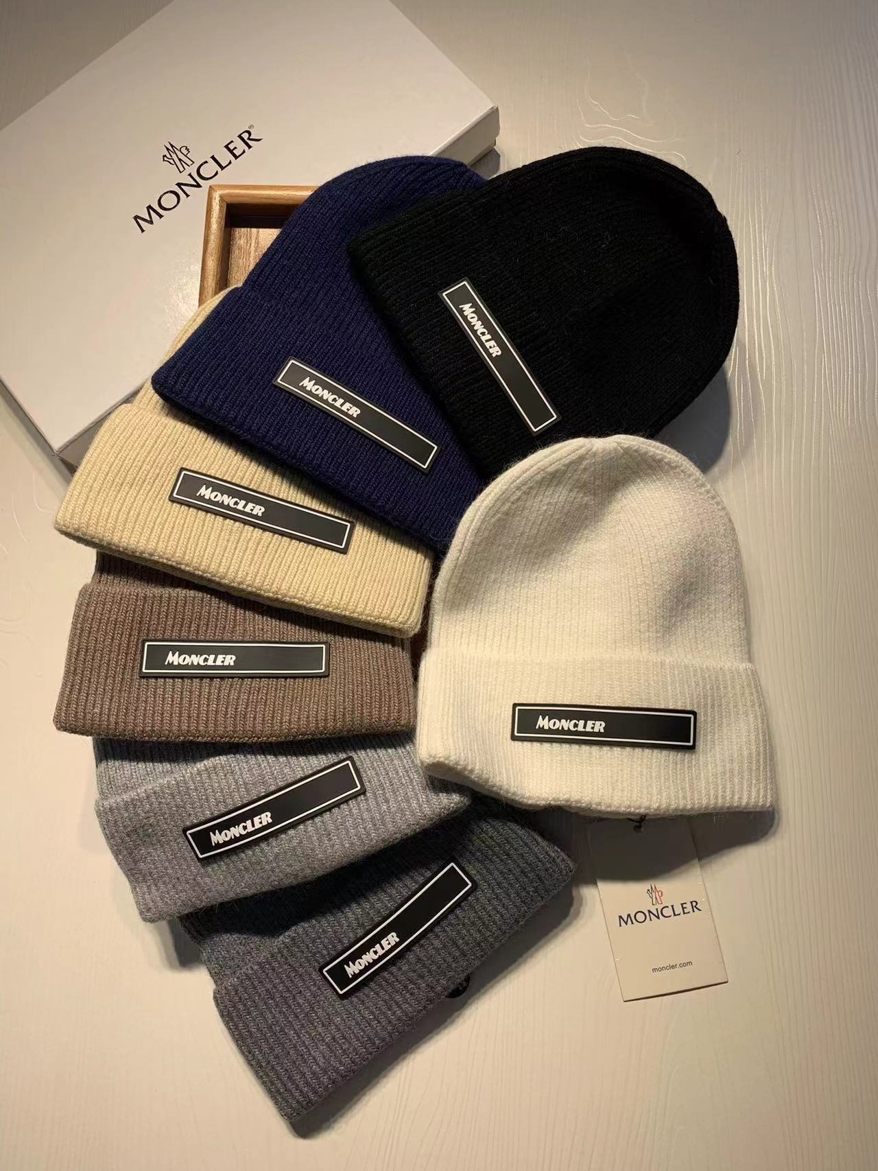 詳細な写真と価格については私に連絡してください。