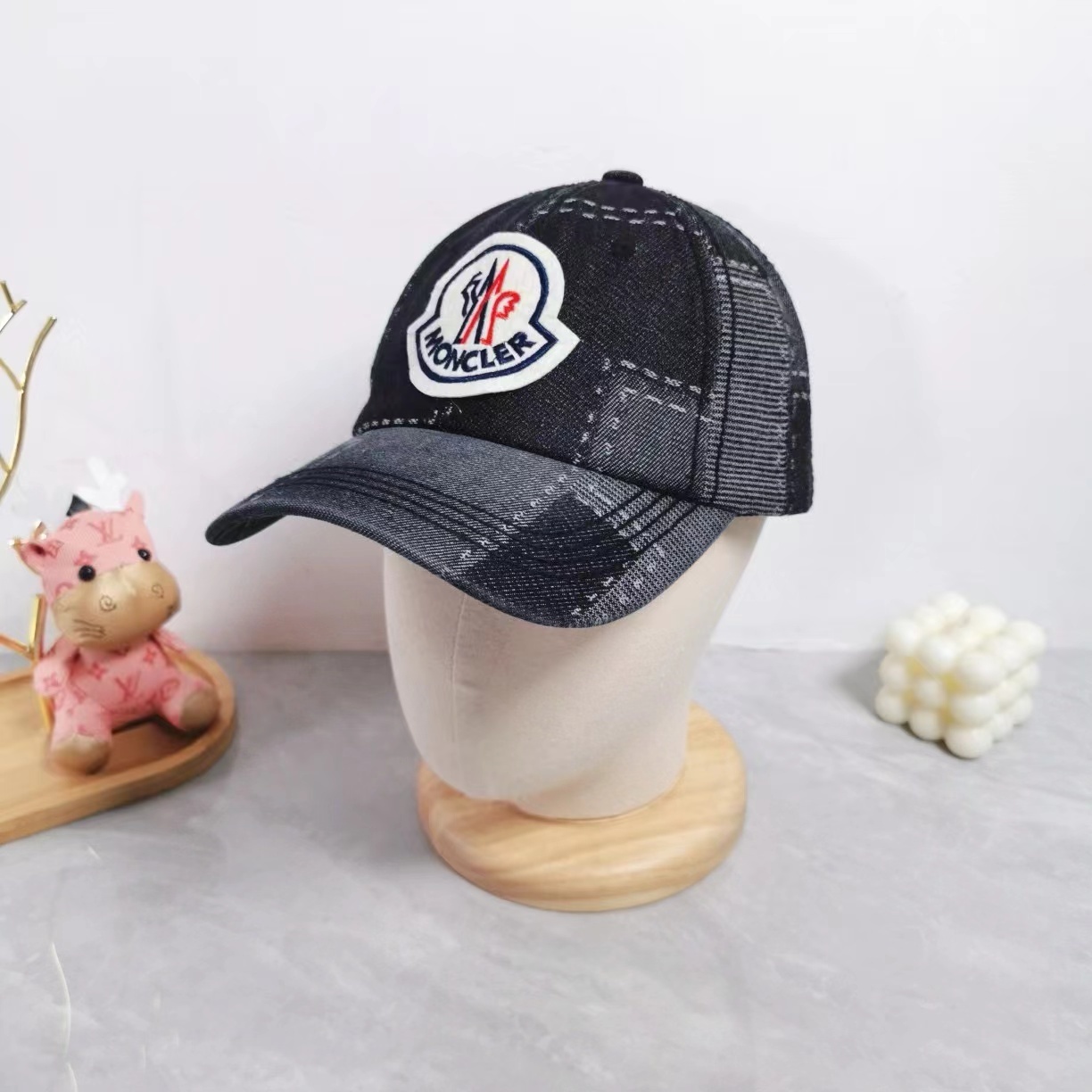 詳細な写真と価格については私に連絡してください。