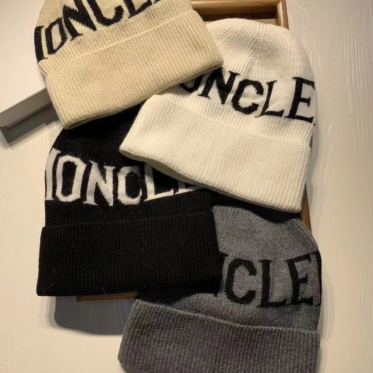 詳細な写真と価格については私に連絡してください。