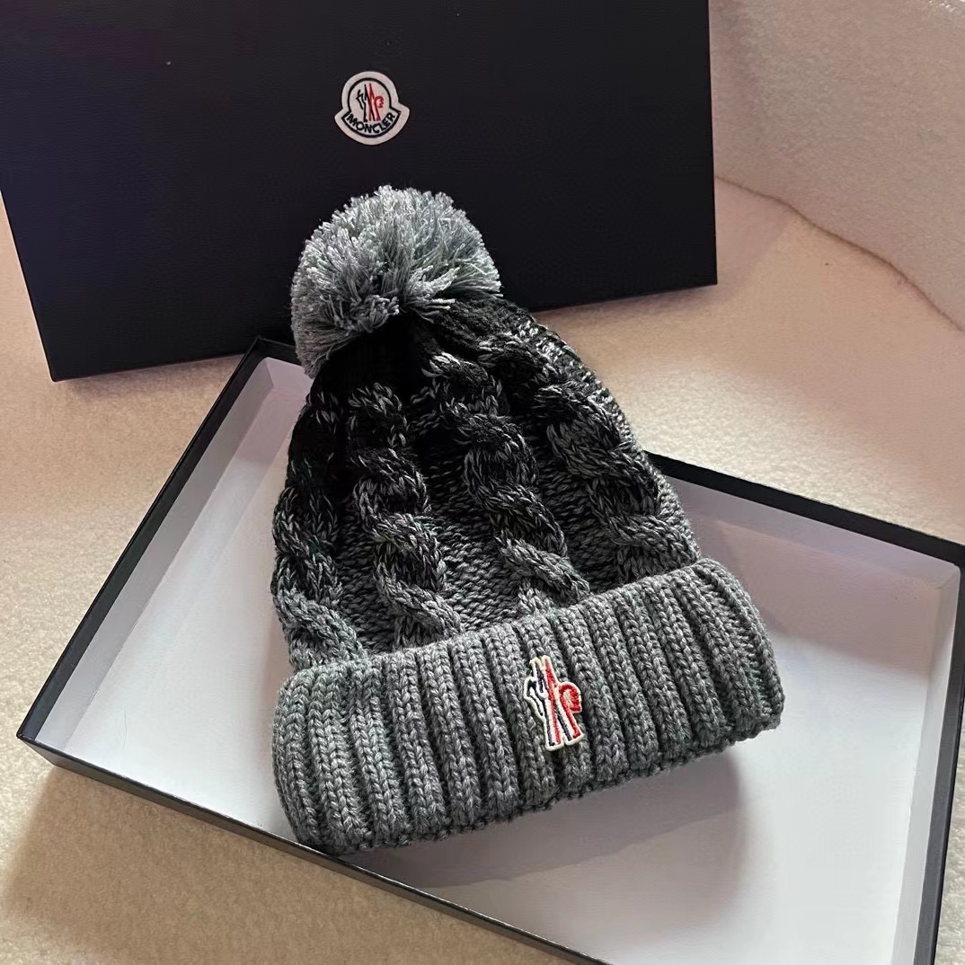 詳細な写真と価格については私に連絡してください。