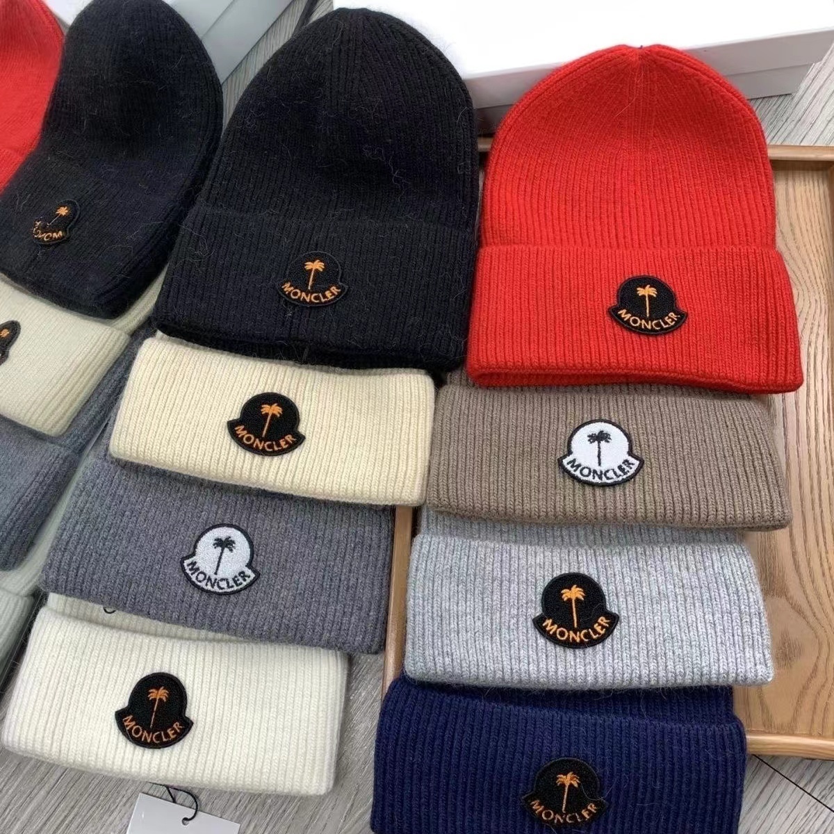 詳細な写真と価格については私に連絡してください。