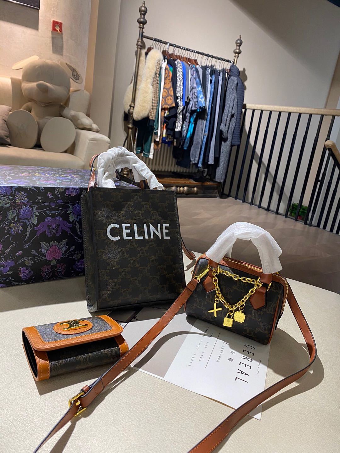 詳細な写真と価格については私に連絡してください