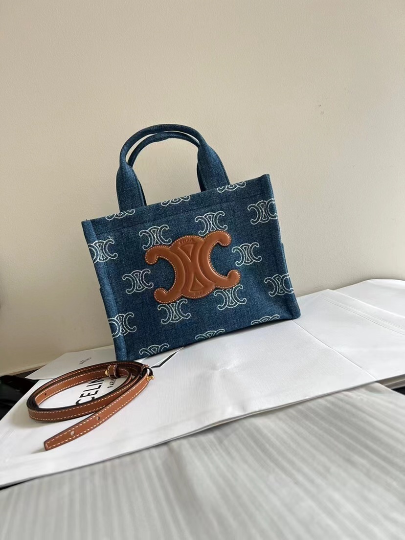 詳細な写真と価格については私に連絡してください。