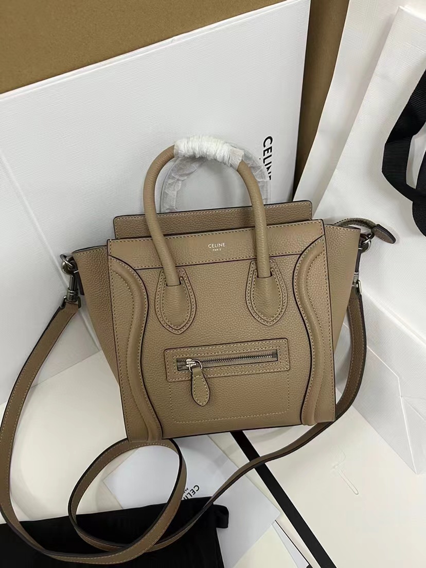 詳細な写真と価格については私に連絡してください。