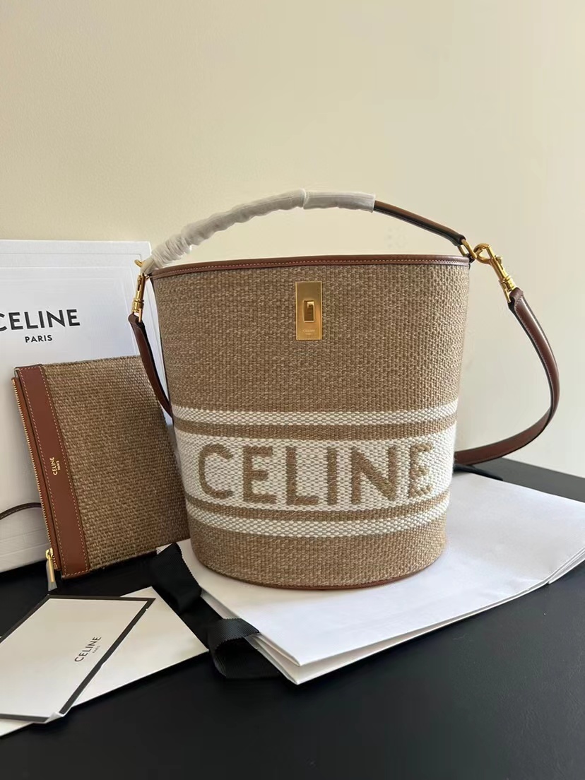 詳細な写真と価格については私に連絡してください。