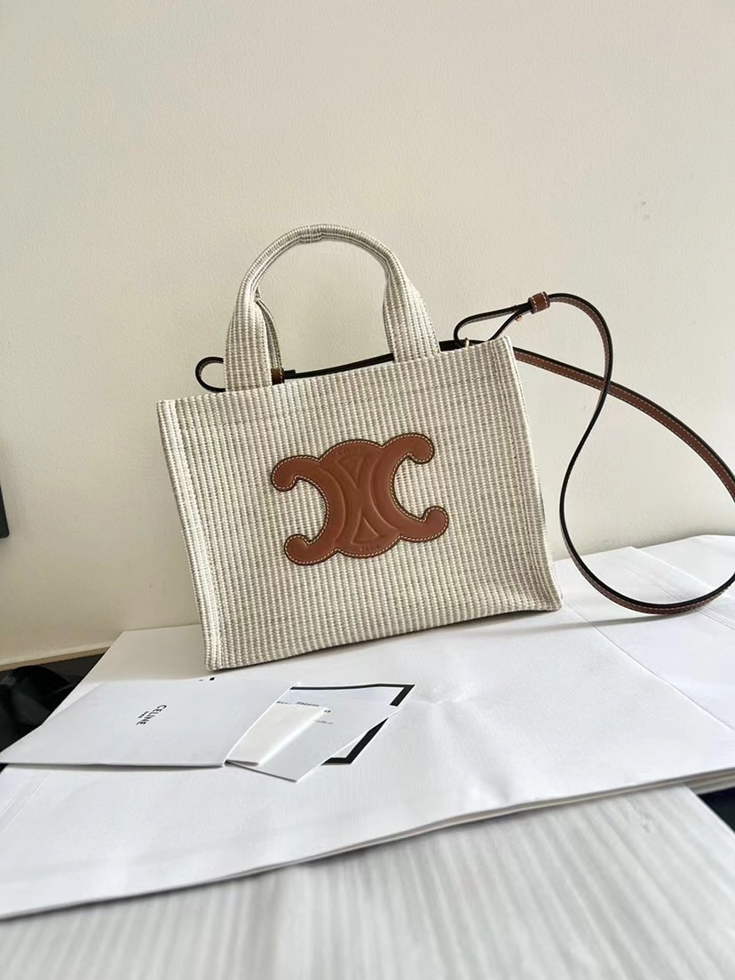 詳細な写真と価格については私に連絡してください。