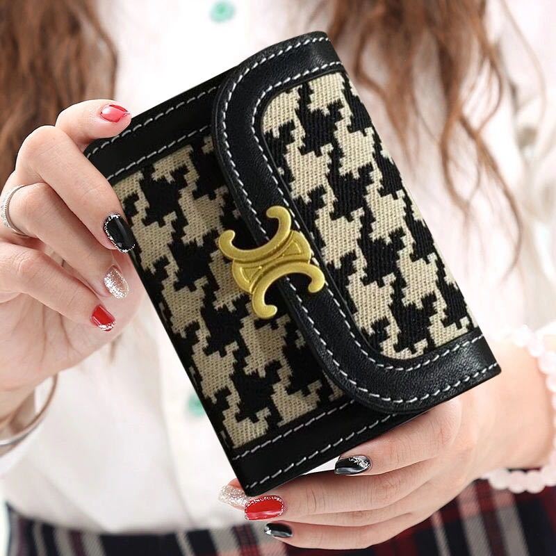 詳細な写真と価格については私に連絡してください