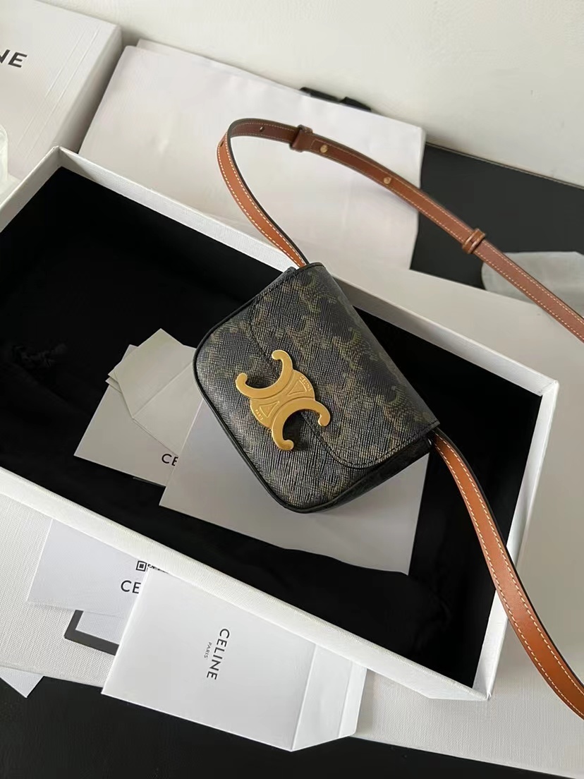 詳細な写真と価格については私に連絡してください。