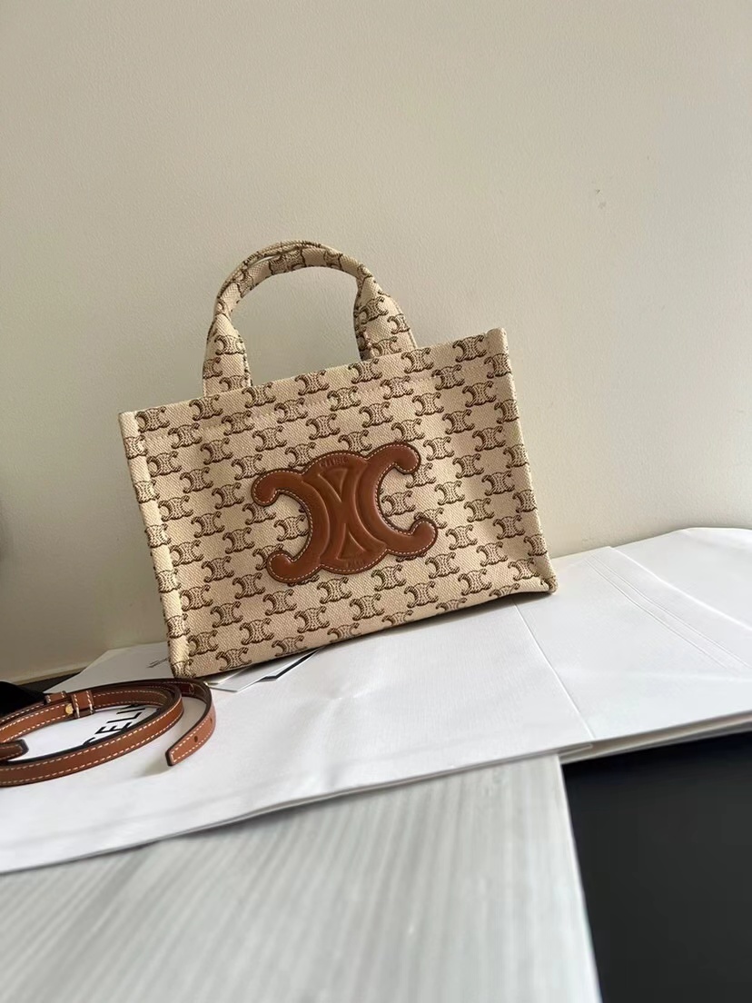 詳細な写真と価格については私に連絡してください。