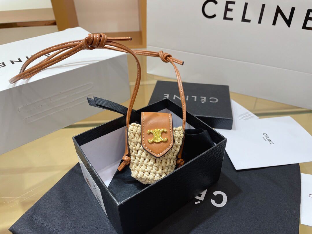 詳細な写真と価格については私に連絡してください