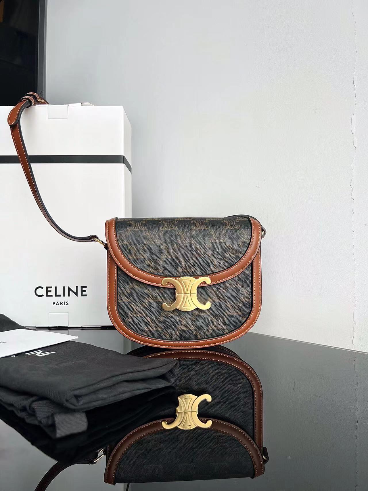 詳細な写真と価格については私に連絡してください。