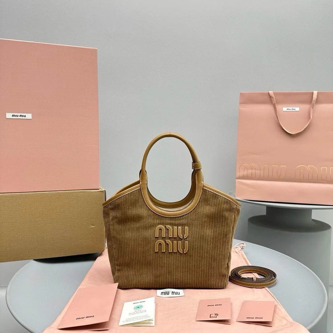 詳細な写真と価格については私に連絡してください