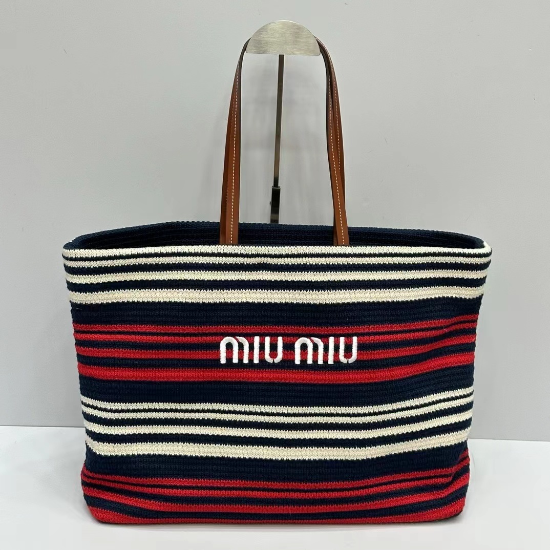 詳細な写真と価格については私に連絡してください